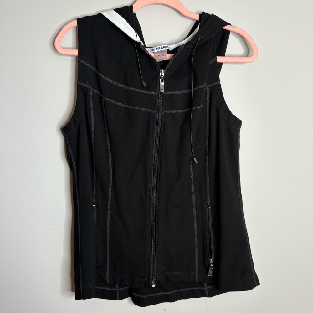 ✨4/$30 Peter Nygard Black Zip-Up Vest - Picture 2 of 5